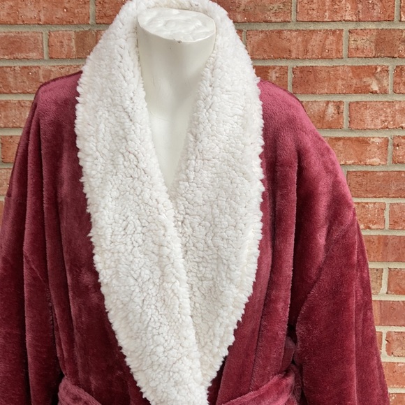 Isotoner Mauve Plum Fleece/Sherpa Trim Long Robe - Picture 4 of 13